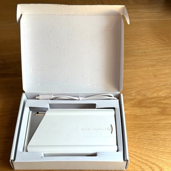 iWerkz Universal Folding Bluetooth Keyboard, White (44652WH) - Picture 5 of 15